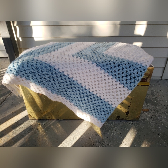 Handmade Vintage crochet 64x58 Baby blue color block blanket - Picture 13 of 15